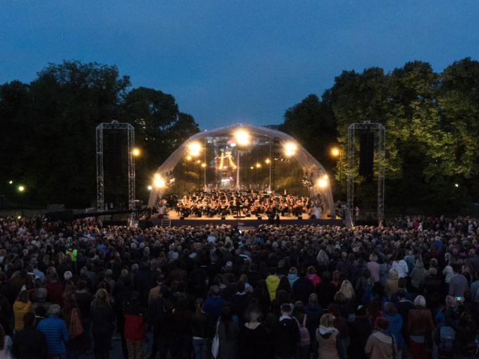 Filharmonien innleder konserthøsten på Slottsplassen for tredje år på rad. Foto: Oslo-Filharmonien.